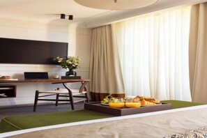 Bureau, fer et planche à repasser, Wi-Fi gratuit, draps fournis