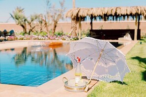 Outdoor pool, a heated pool - Palais Saphira (Marrakesh)