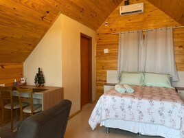 Chalet Deluxe, vistas a la montaña | 1 dormitorio, wifi gratis, ropa de cama