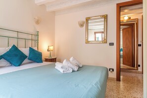 Room - San Marco 1692  (Venice)