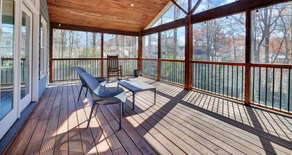 This house is a 3 bedroom(s), 2 bathrooms, located in Chamblee, GA.