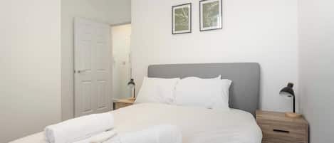 1 chambre, bureau, fer et planche à repasser, Wi-Fi