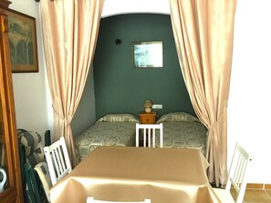 2 bedrooms, free WiFi, bed sheets