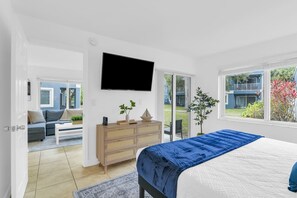 3 Schlafzimmer, Schreibtisch, Bügeleisen/Bügelbrett, Reisekinderbett