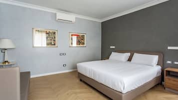 Deluxe Apartment | 1 bedroom, down comforters, in-room safe, iron/ironing board