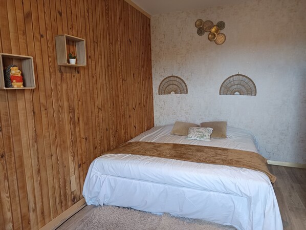 2 bedrooms, travel cot, free WiFi, bed sheets - Self-catering apartment near Épinal, Remiremont, and 30 min from Gérardmer (Pouxeux)