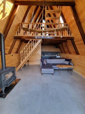 Comfort Bungalow, Mountain View | Living area
