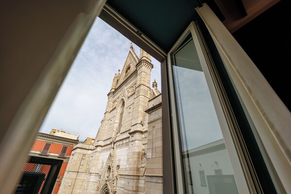 Luxury Triple Room, Balcony, City View | Terrace/patio