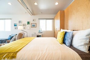 Bügeleisen/Bügelbrett, Reisekinderbett, kostenloses WLAN, Bettwäsche