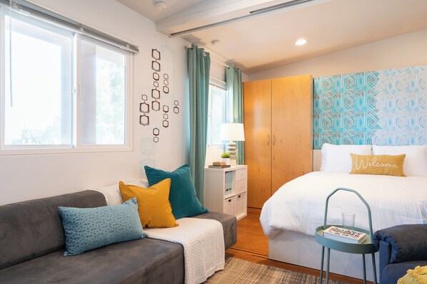 Iron/ironing board, travel crib, free WiFi, bed sheets - Perfect Beach Studio:  Full Kitchen, bath, steps from the ocean boardwalk, AC/Heat and parking. (San Diego)