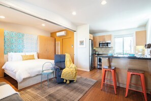 Ferros/tábuas de passar roupa, berço de viagem, Wi-Fi de cortesia