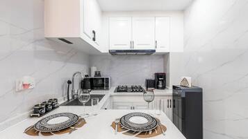 Apartment, Private Pool, City View | Private kitchen