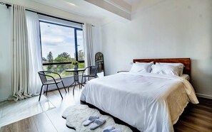 Comfort Studio, 1 King Bed, Private Pool, City View | Premium bedding, memory foam beds, blackout drapes, iron/ironing board - Alba Garden (Nairobi)