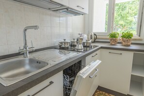 Fridge, microwave, oven, stovetop