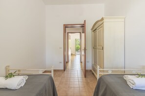 Reisekinderbett, kostenloses WLAN, Bettwäsche