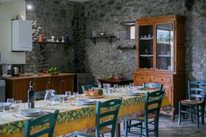 Dining - Beautiful private villa for 15 people with WIFI, private pool, A/C and TV (Cortona)
