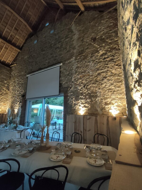 Banquet hall