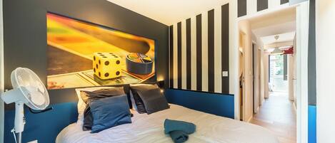 4 habitaciones, tabla de planchar con plancha, wifi y ropa de cama