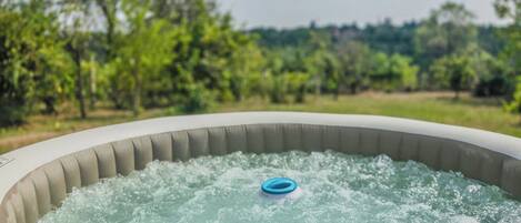 House, 3 Bedrooms, Smoking, Private Pool | Outdoor spa tub