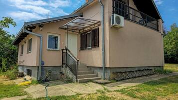Ferienhaus, 3 Schlafzimmer, Raucher, eigener Pool | Aussenbereich