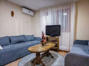 Ferienhaus, 3 Schlafzimmer, Raucher, eigener Pool | Wohnzimmer