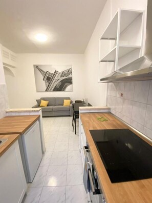 Interior - Art Atelier Apartment D   Loc. turistica (ROMA)