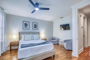 4 bedrooms, desk, iron/ironing board, free WiFi