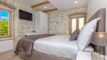 3 Schlafzimmer, Schreibtisch, Bügeleisen/Bügelbrett, kostenloses WLAN