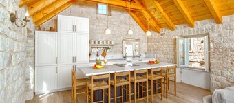 Stone House Trogir - Three bedroom house with jacuzzi