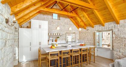 Stone House Trogir - stone house with jacuzzi