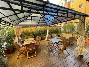 Outdoor dining - Art Atelier Risorgimento Guest House C 1 (ROMA)