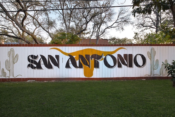 Vibrant streets, rich history, and unforgettable experiences—welcome to San Antonio!