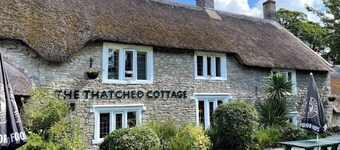 อินน์ เดอะ แธตช์ คอทเทจ