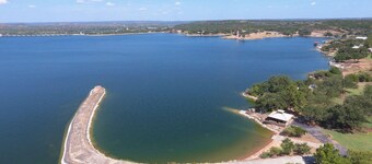 Upstay—Lakeside Retreat w Private Jetty & Hot Tub
