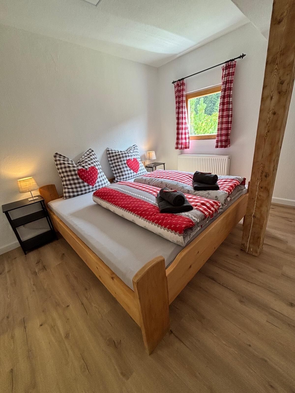 3 bedrooms, desk, travel crib, free WiFi