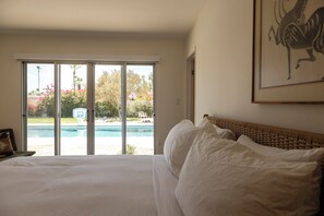 3 Schlafzimmer, Schreibtisch, Bügeleisen/Bügelbrett, Reisekinderbett