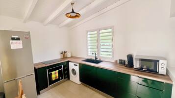 Micro-ondes, four, plaque de cuisson, lave-vaisselle