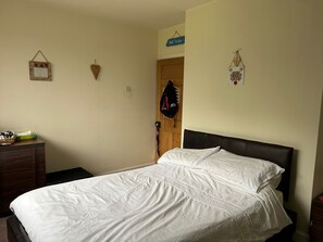 House | 3 bedrooms, iron/ironing board, free WiFi, bed sheets - 6guests-parking-petsok-familyfriendly-garden (Manchester)