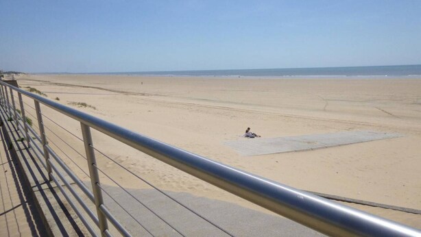 Beach - Seafront studio with balcony and parking (Saint-Jean-de-Monts)