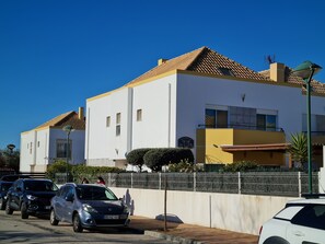 Exterior - Villa LIMAO with swimming pool, quiet area, 20 minutes from the center of TAVIRA, (Tavira)