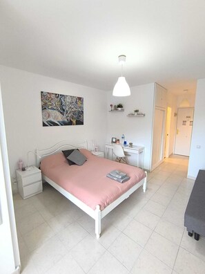 1 chambre, bureau, Wi-Fi, literie fournie