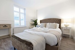 3 chambres, fer et planche à repasser, lit parapluie, Wi-Fi