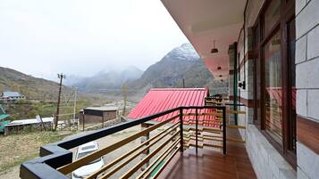 Quarto casal premium, sacada, vista para a montanha | Sacada