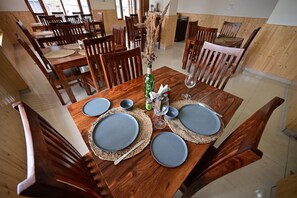 Restaurant - The Bulevar - Alpine (Lahul)