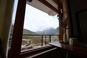 Premium Double Room, Balcony, Mountain View | Blackout drapes, iron/ironing board, rollaway beds, free WiFi - The Bulevar - Alpine (Lahul)