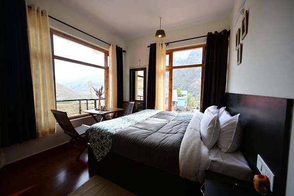 Premium Double Room, Balcony, Mountain View | Blackout drapes, iron/ironing board, rollaway beds, free WiFi - The Bulevar - Alpine (Lahul)