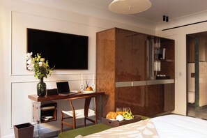 Apartment | 1 bedroom, laptop workspace, bed sheets - Palais Bourbon Hotel - Room 23 - 2P - Invalides (Paris)