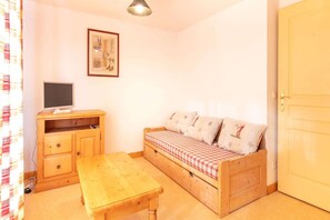 Smart TV - Apartment in French Alps with Heated Pool (Saint-Sorlin-d´Arves)