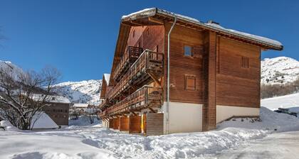 Apartment in Saint-Sorlin near Ski Slopes