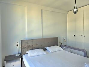 1 chambre, fer et planche Ă repasser, Wi-Fi gratuit, draps fournis